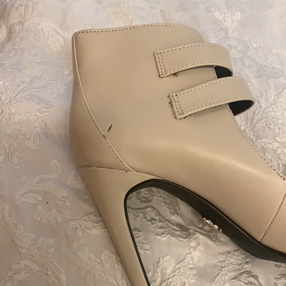 Rock & Republic Double Strap Heels - Picture 10 of 12
